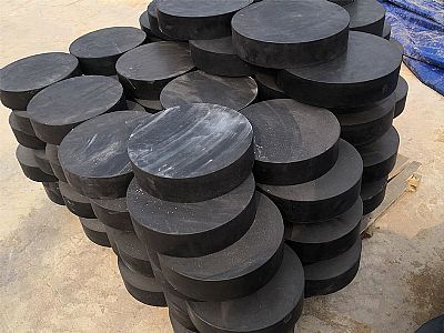 西安板式橡胶支座由若干层橡胶片与薄钢板经加压硫化